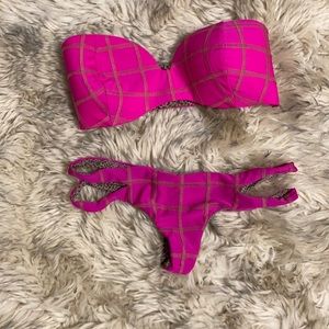 Acacia Set in Hot Pink